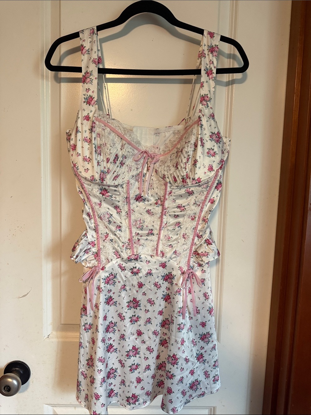 For Love and lemons that’s amore slip dress - Picture 6 of 12